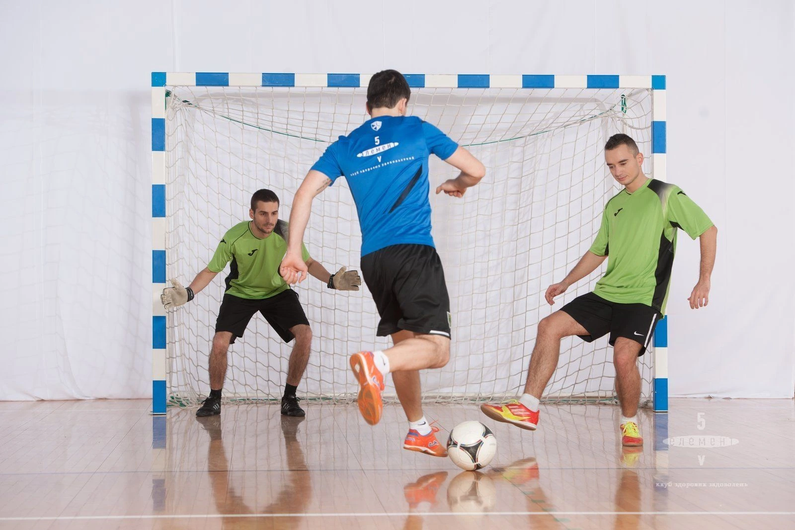 Arsenal seal dramatic Champions League win